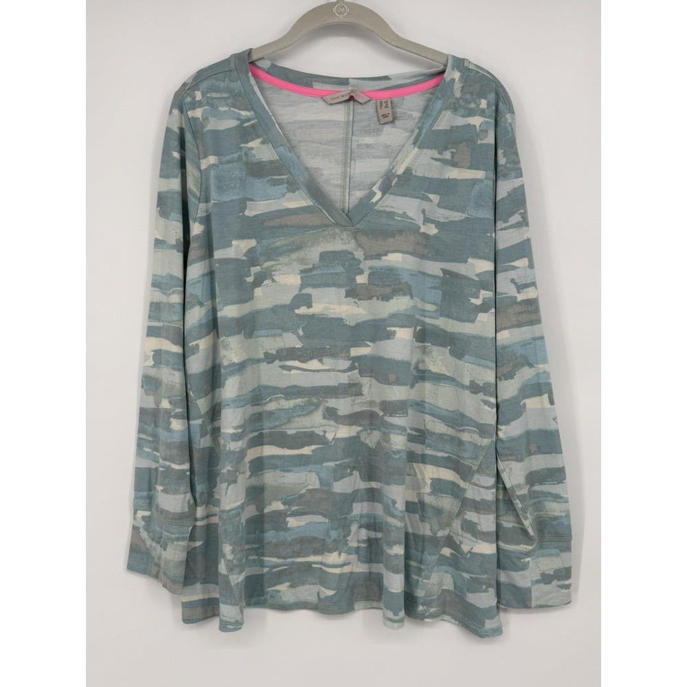 Issac Mizrahi Women's Blue Camo Vneck Top 1X